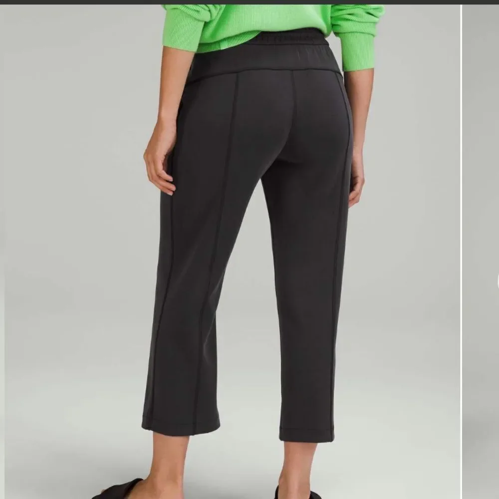 Lululemon Softstreme High-Rise Straight Leg Crop Black size 4